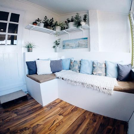 Bijou Annexe, Sea View, Private Entrance & Parking - Folkestone Hotel ภายนอก รูปภาพ