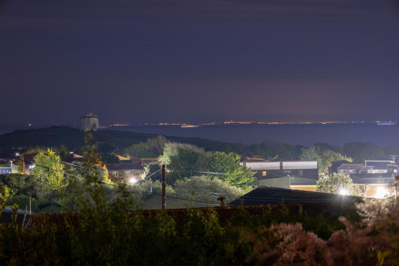 Bijou Annexe, Sea View, Private Entrance & Parking - Folkestone Hotel ภายนอก รูปภาพ