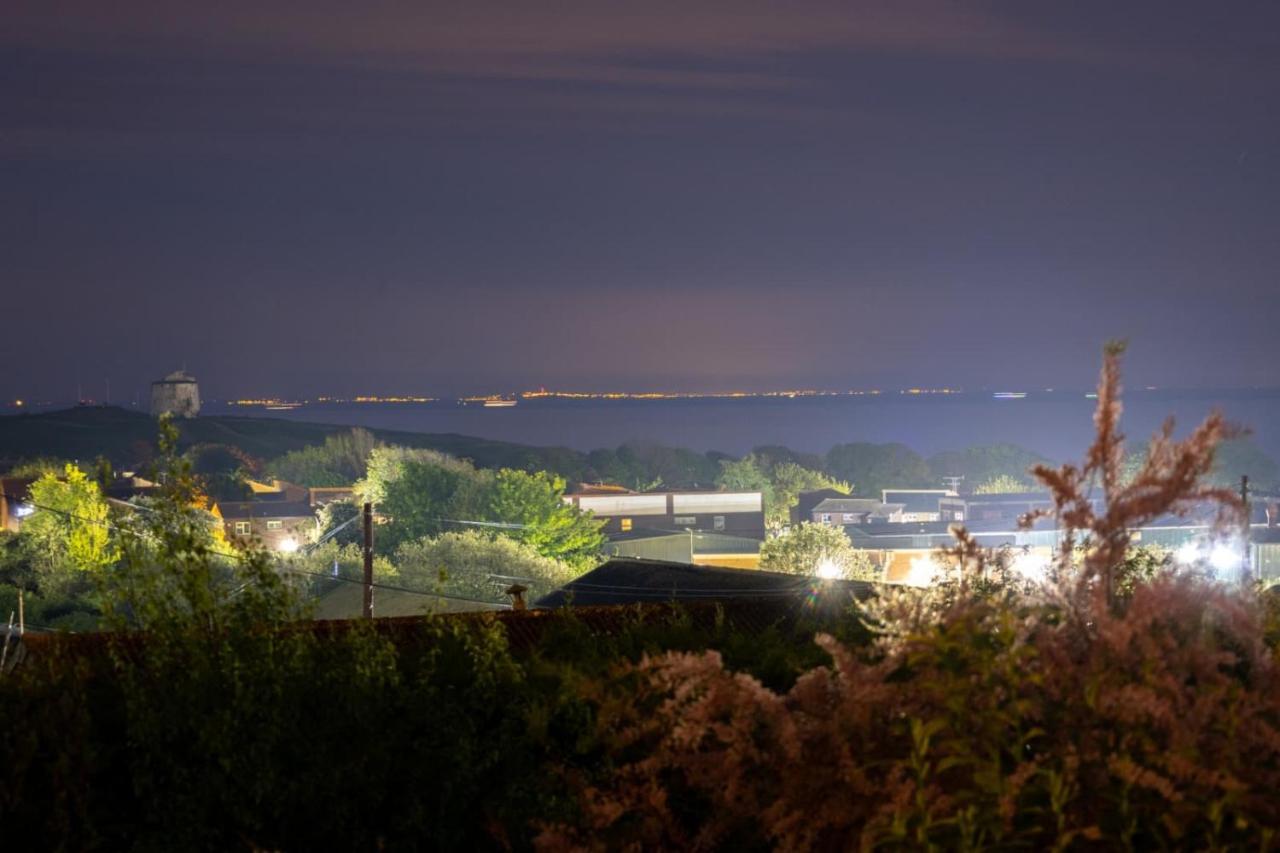 Bijou Annexe, Sea View, Private Entrance & Parking - Folkestone Hotel ภายนอก รูปภาพ