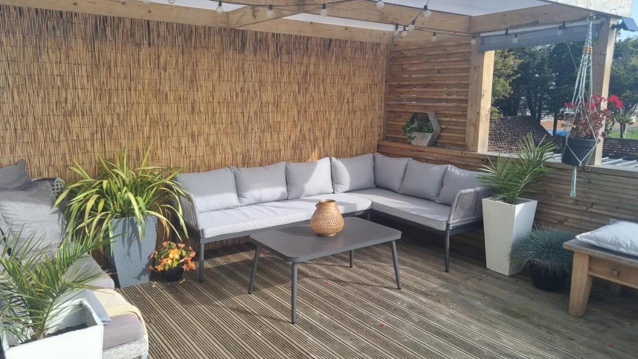 Bijou Annexe, Sea View, Private Entrance & Parking - Folkestone Hotel ภายนอก รูปภาพ