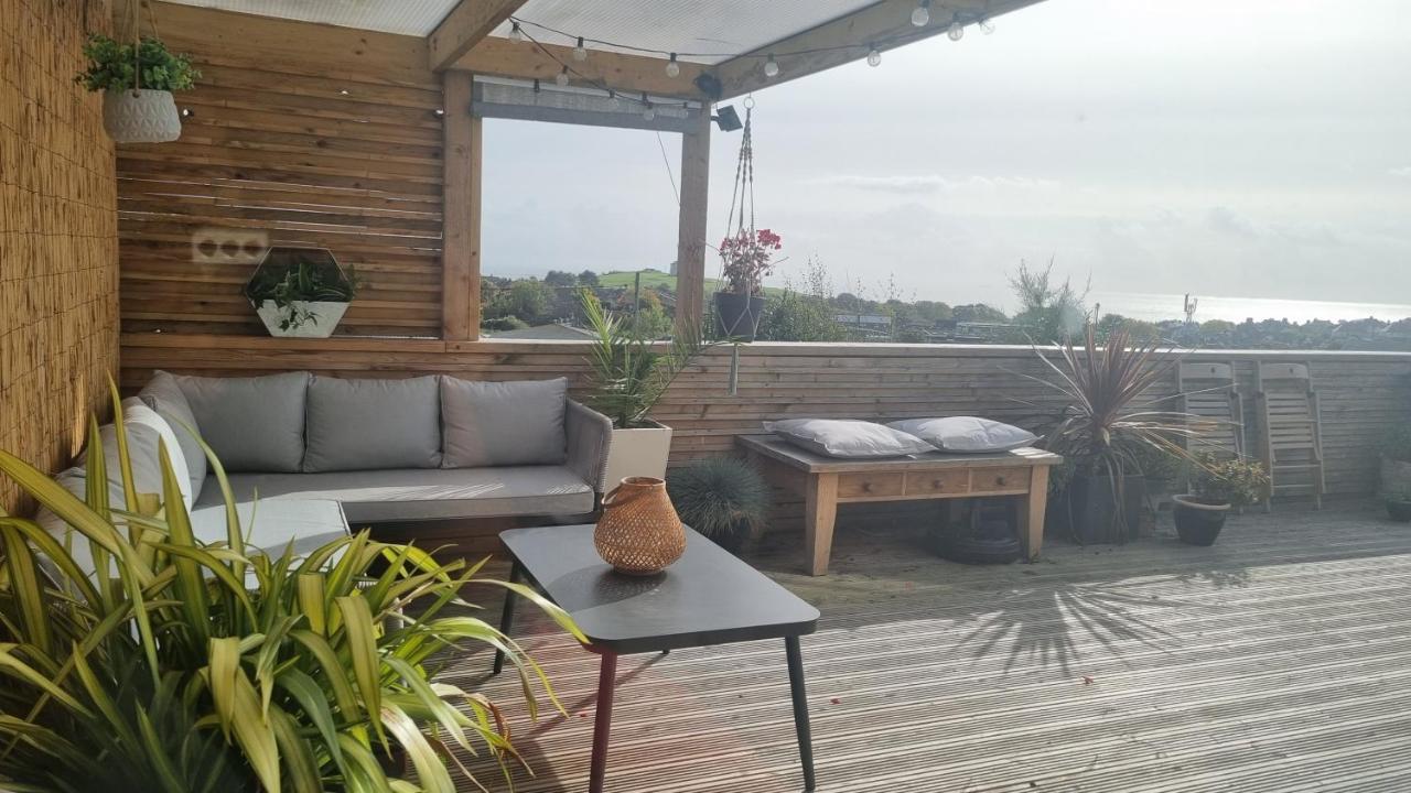 Bijou Annexe, Sea View, Private Entrance & Parking - Folkestone Hotel ภายนอก รูปภาพ