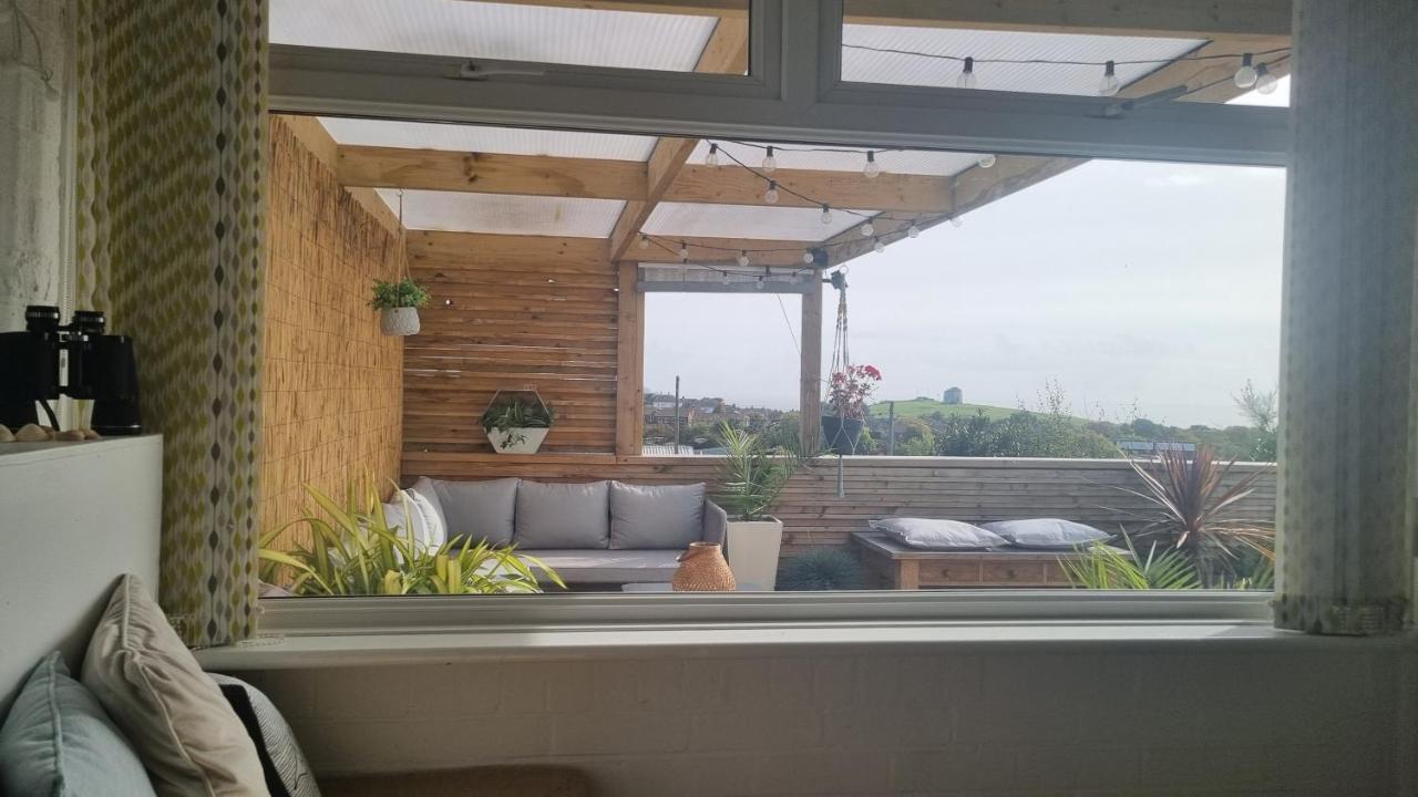 Bijou Annexe, Sea View, Private Entrance & Parking - Folkestone Hotel ภายนอก รูปภาพ